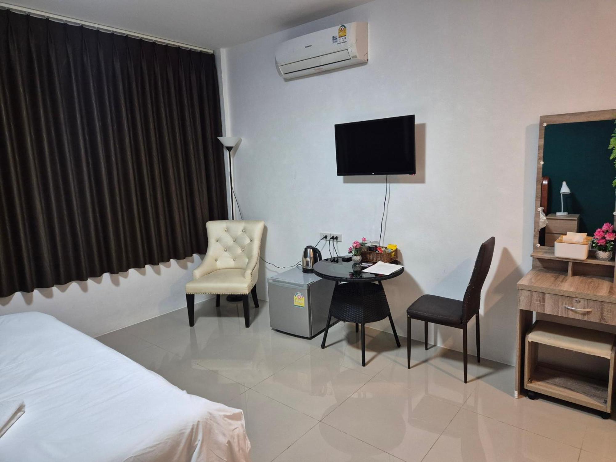 Dorothys Hotel Pattaja Kültér fotó