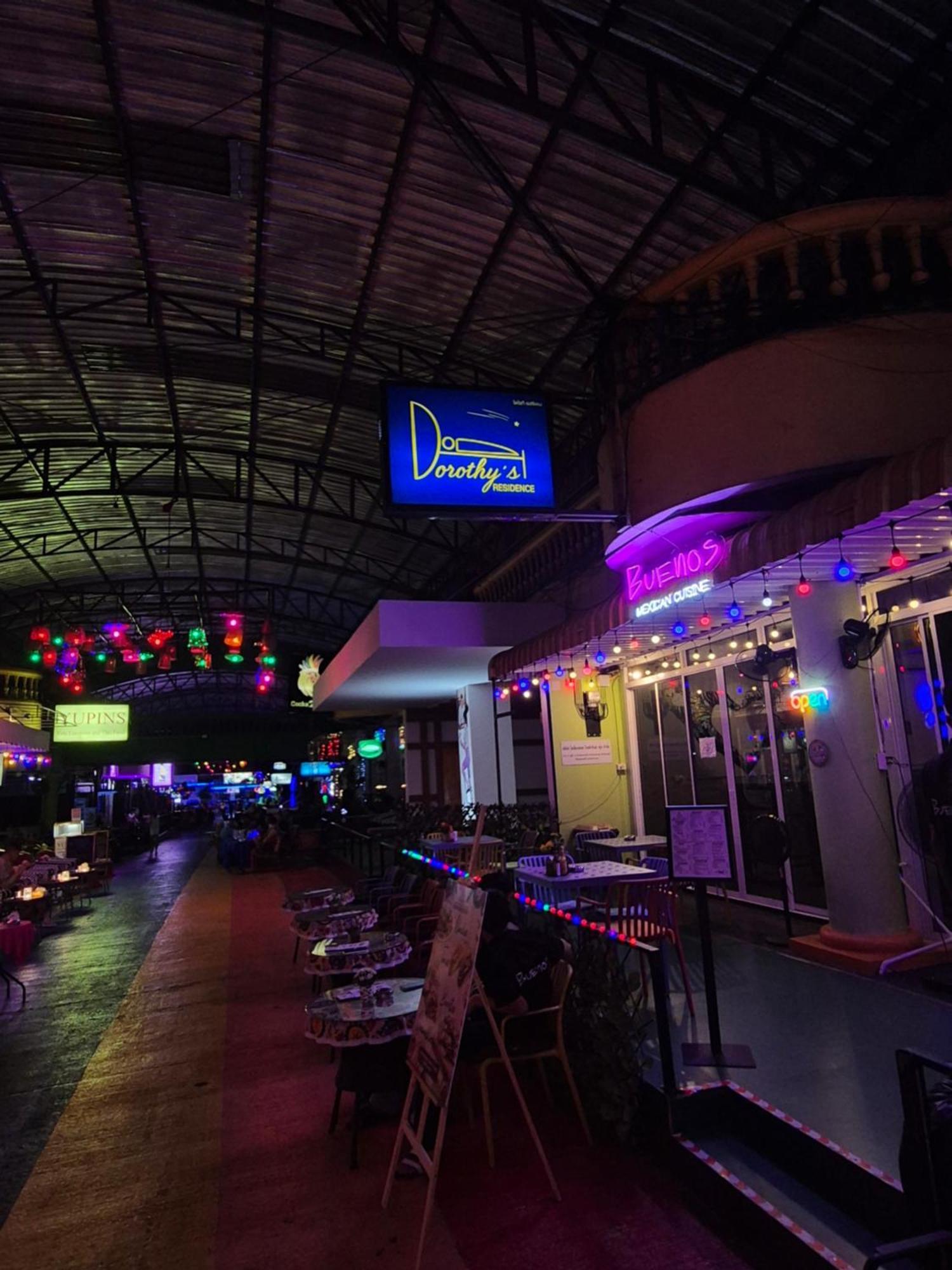 Dorothys Hotel Pattaja Kültér fotó